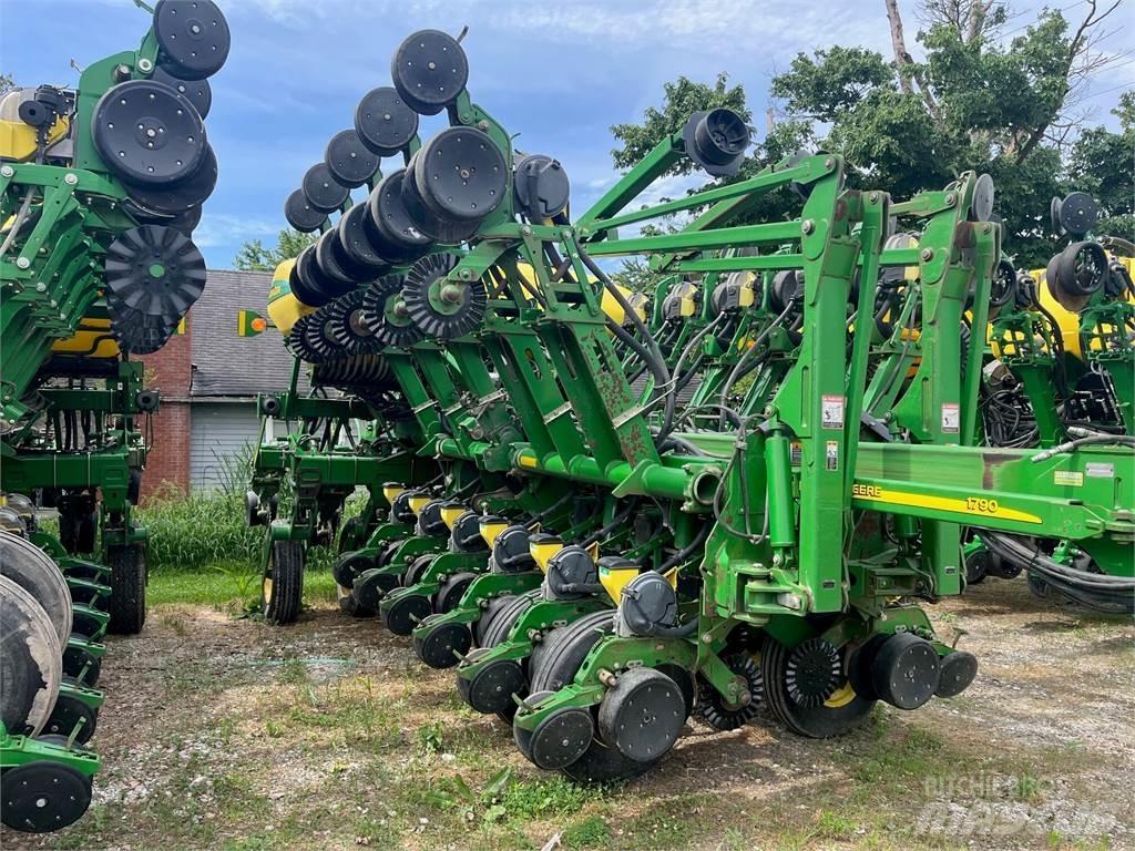 John Deere 1790 Istutuskoneet
