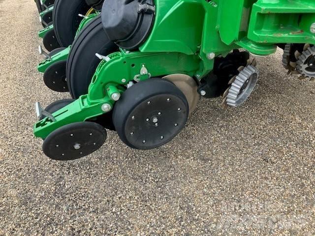 John Deere 1795 Istutuskoneet