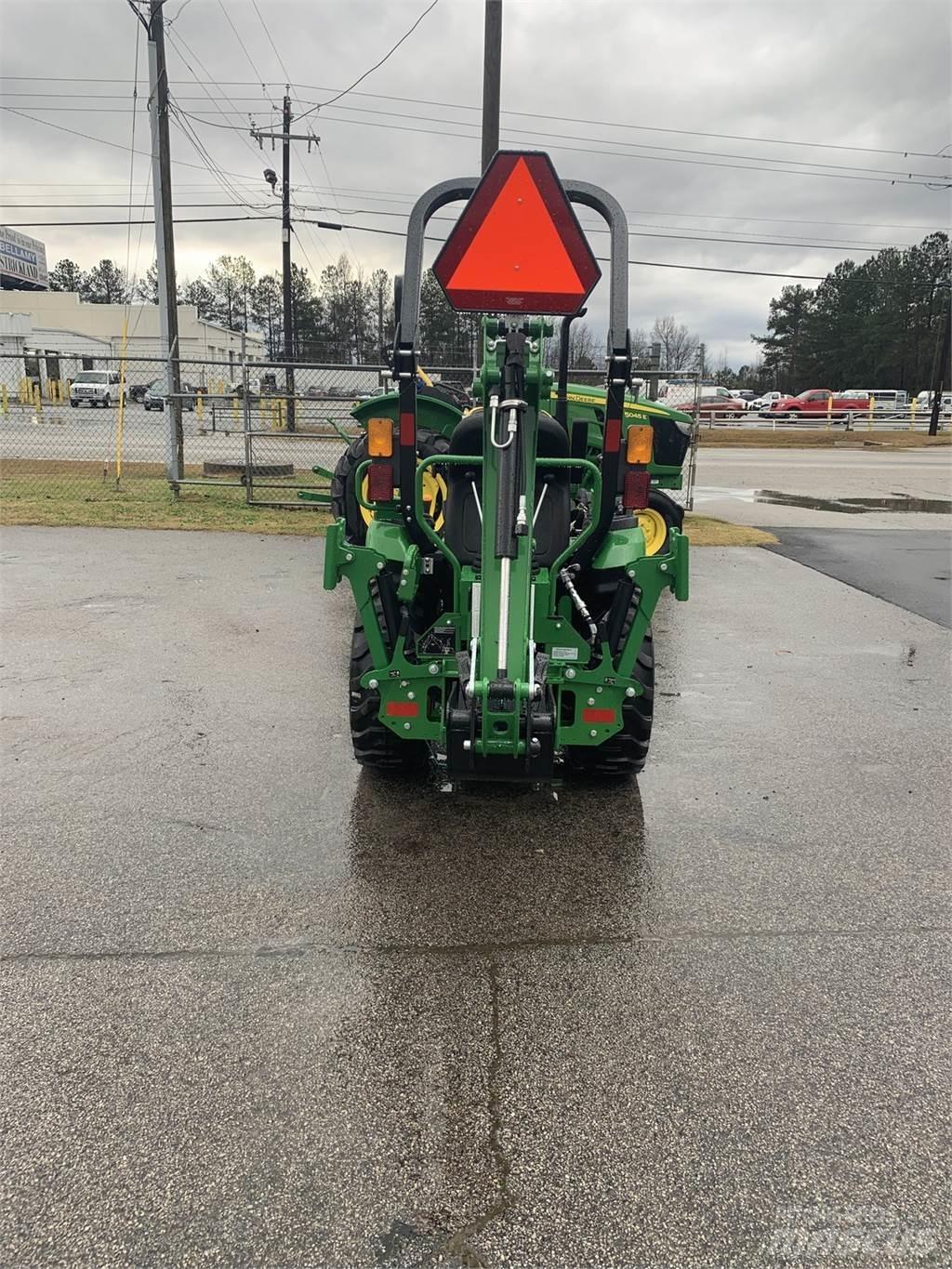 John Deere 2025R Taajamatraktorit