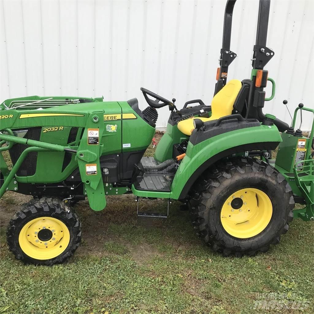 John Deere 2032R Taajamatraktorit