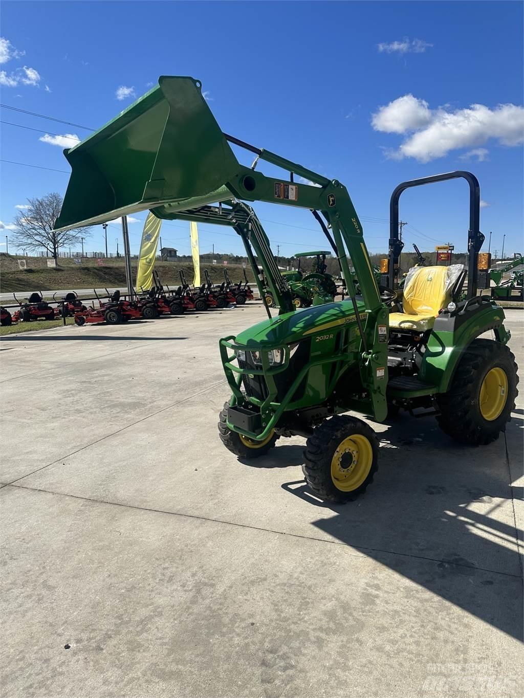 John Deere 2032R Taajamatraktorit