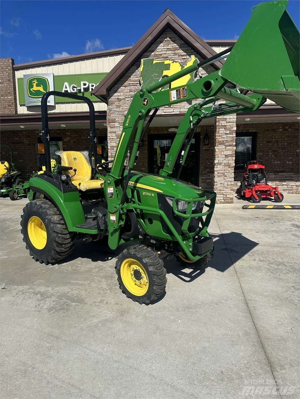 John Deere 2032R Taajamatraktorit