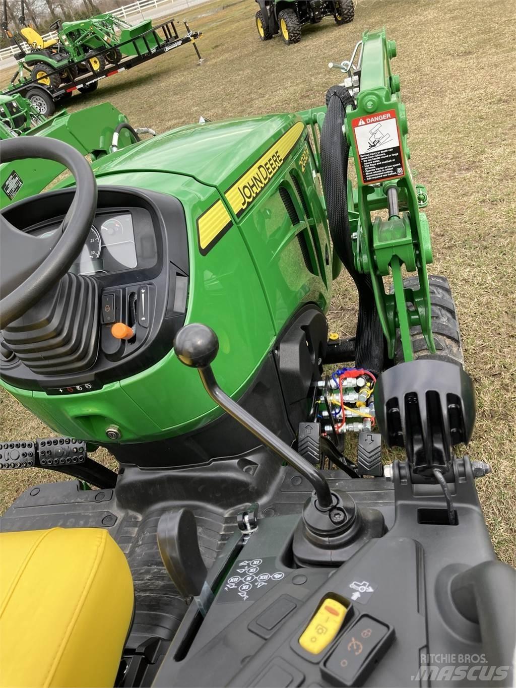 John Deere 2032R Taajamatraktorit