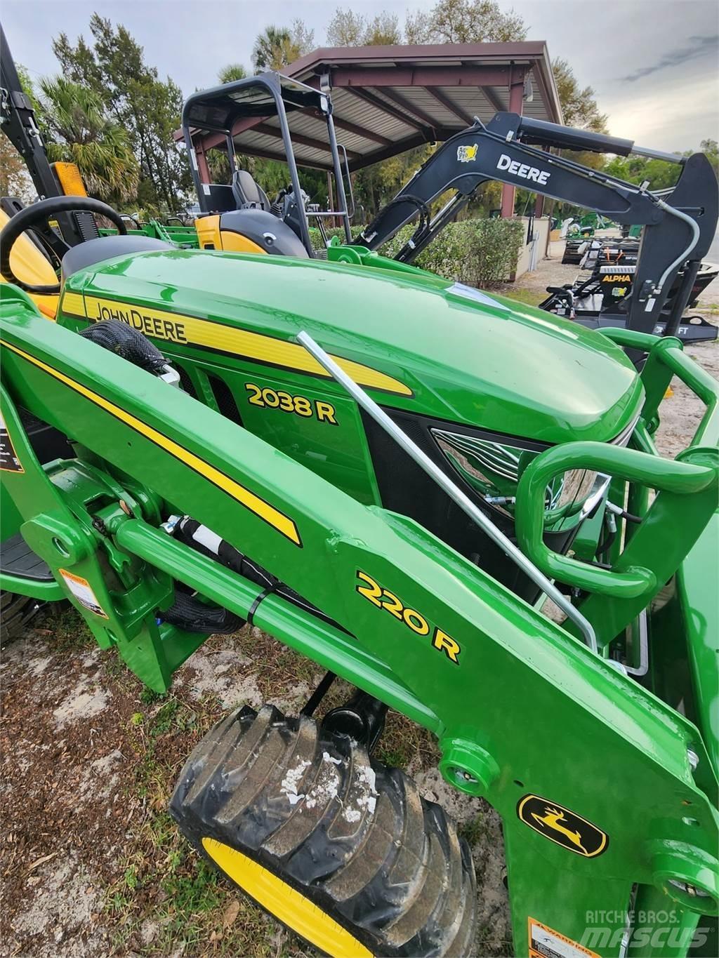 John Deere 2038R Taajamatraktorit