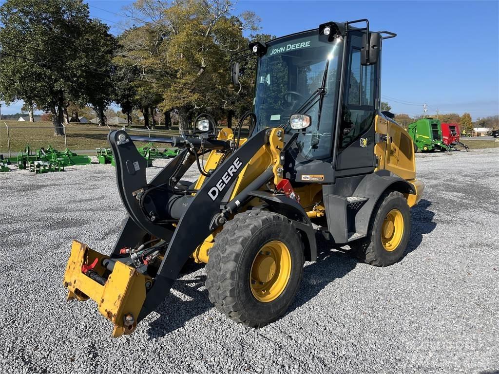 John Deere 244L Pienkuormaajat