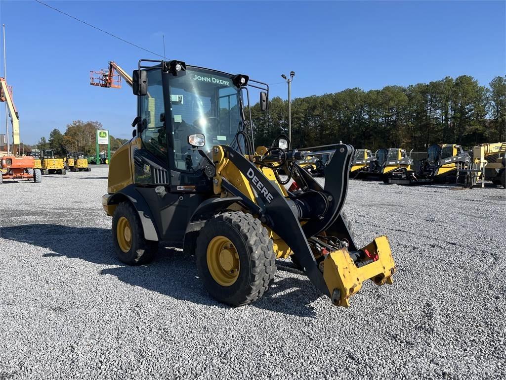 John Deere 244L Pienkuormaajat