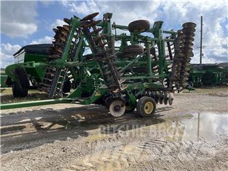 John Deere 2623 Kiekkomultaimet ja lautasäkeet