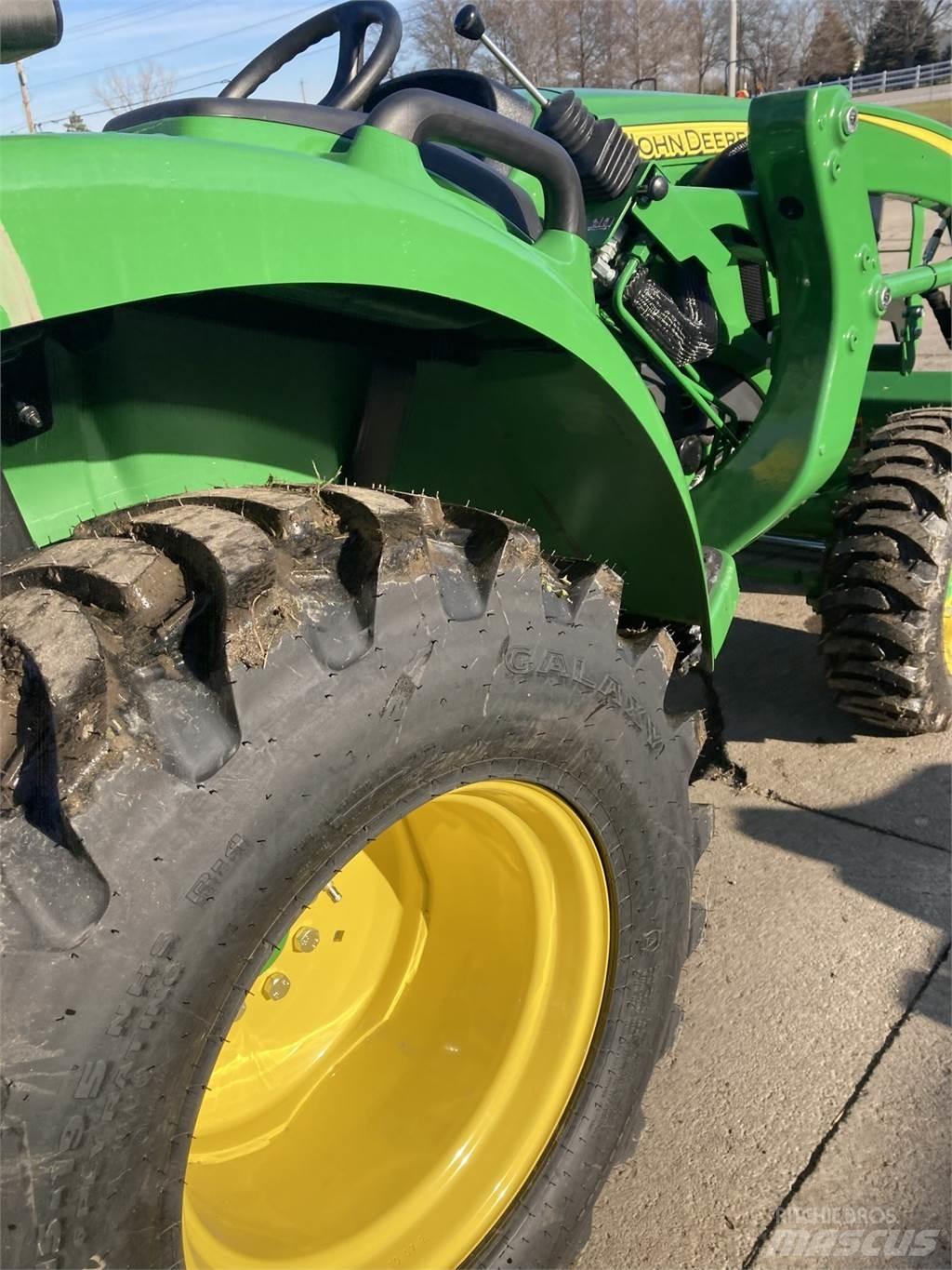 John Deere 3025D Taajamatraktorit