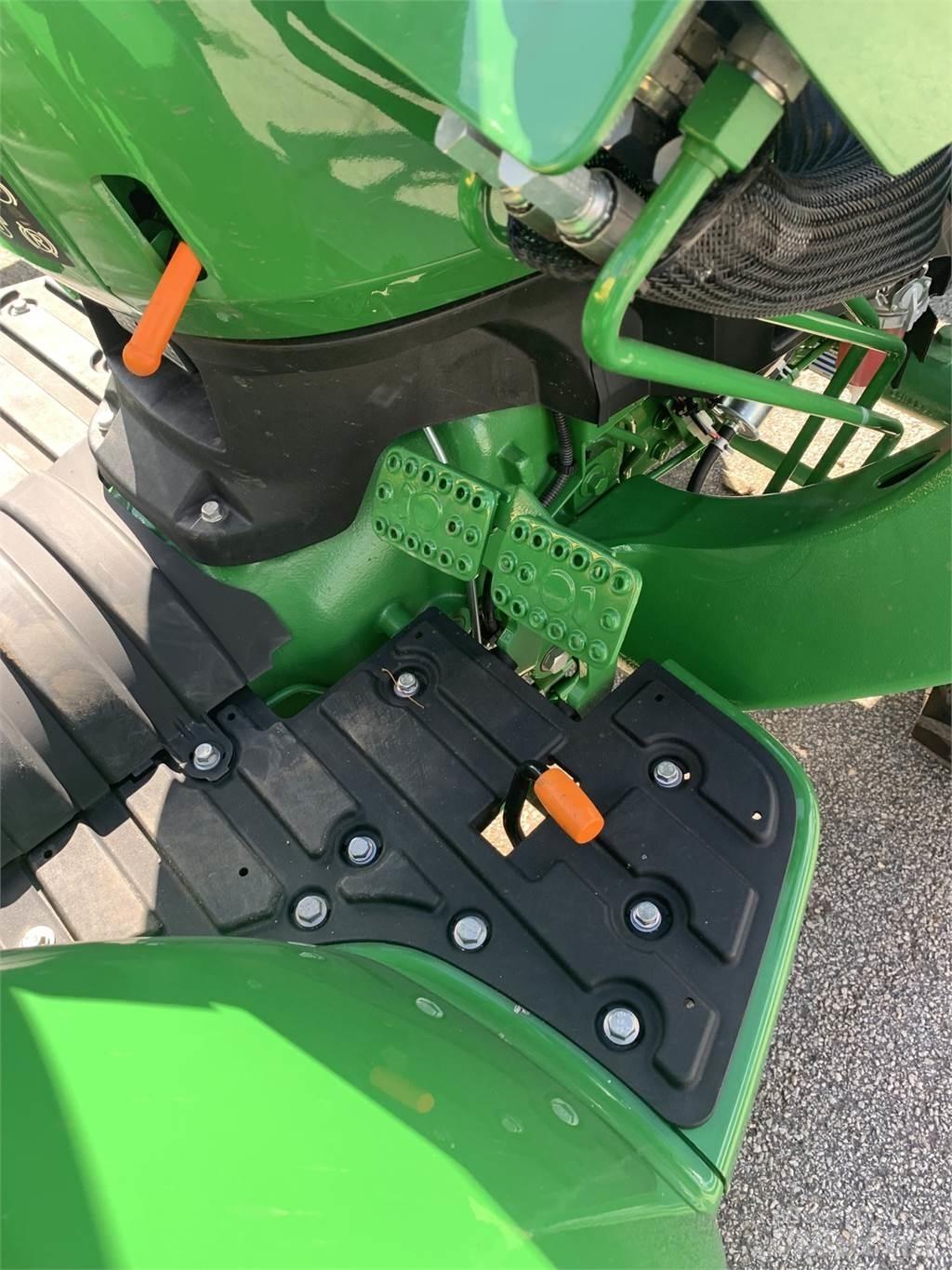 John Deere 3025D Taajamatraktorit