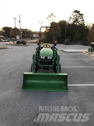 John Deere 3025E Taajamatraktorit