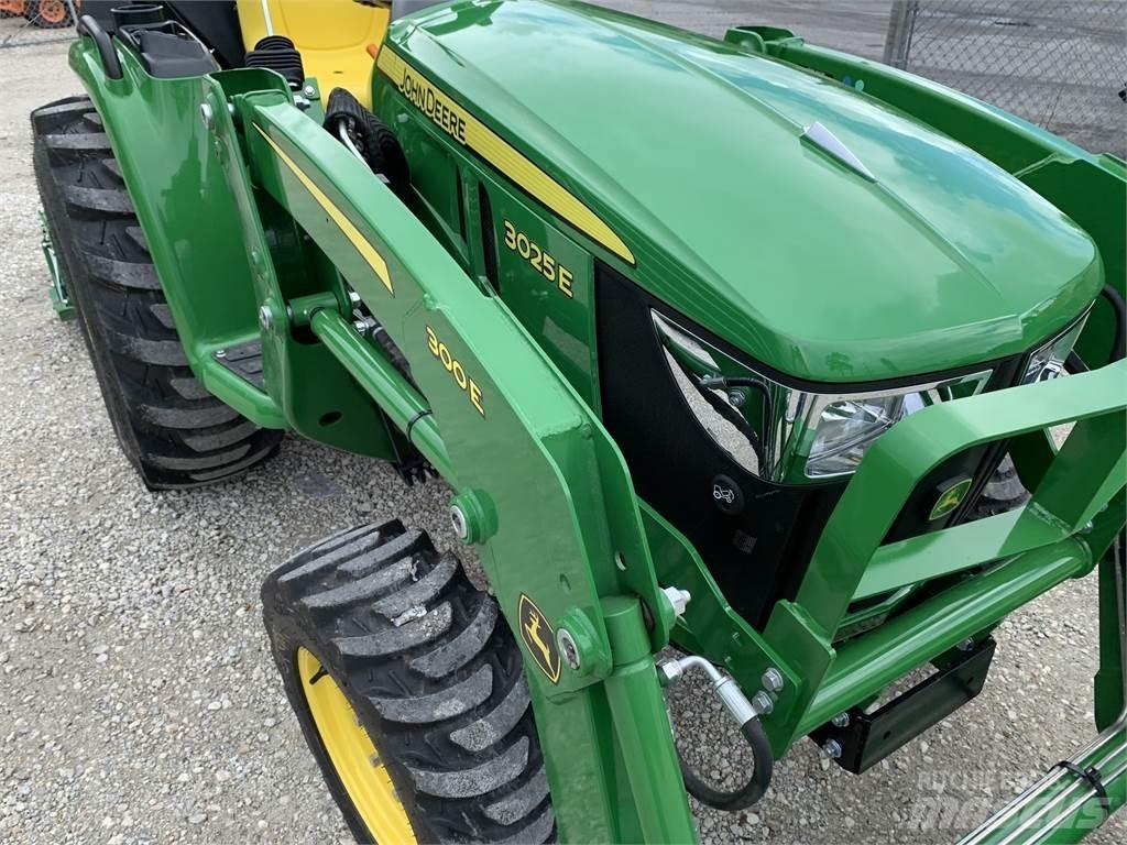 John Deere 3025E Taajamatraktorit