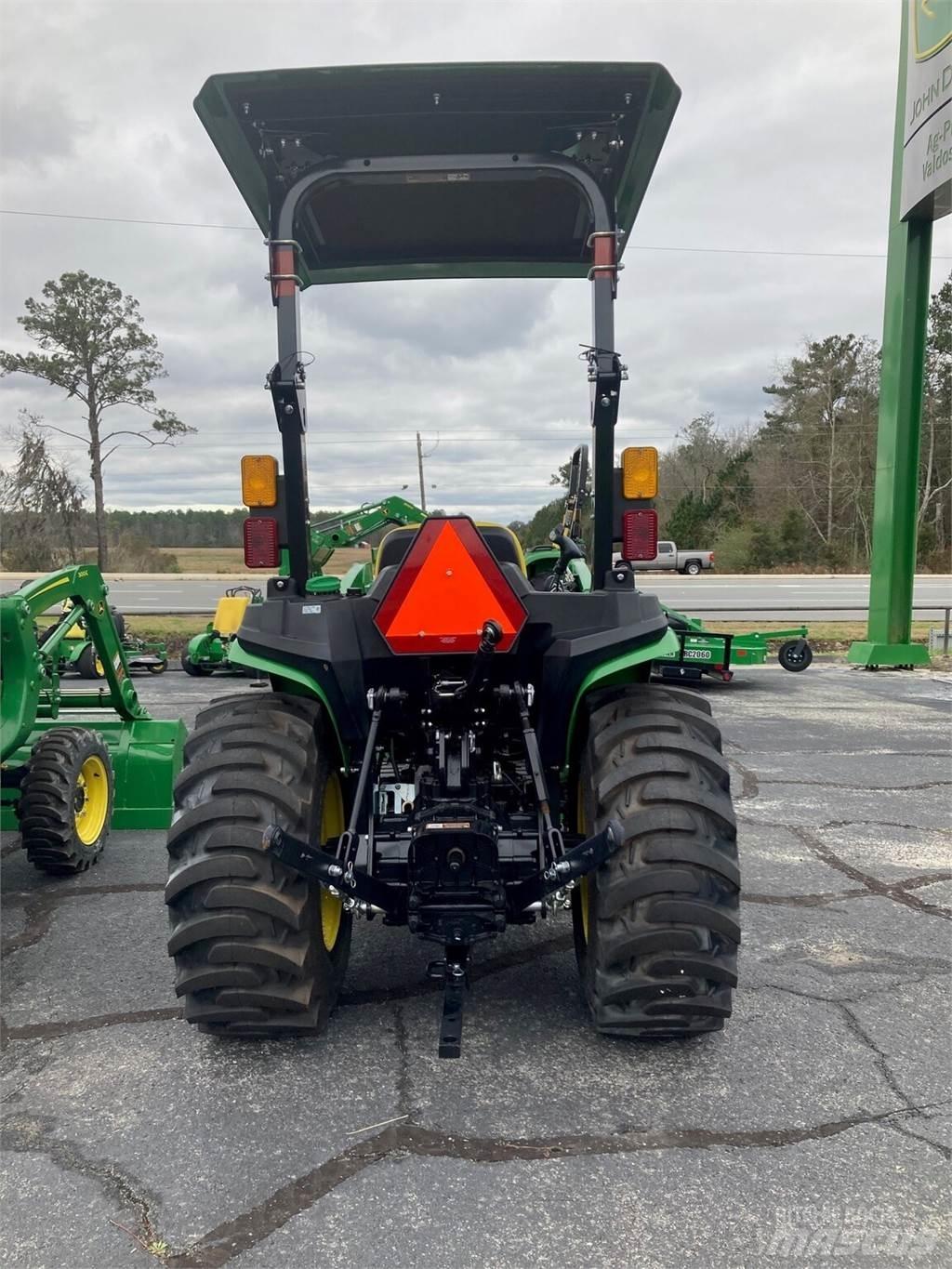 John Deere 3025E Taajamatraktorit