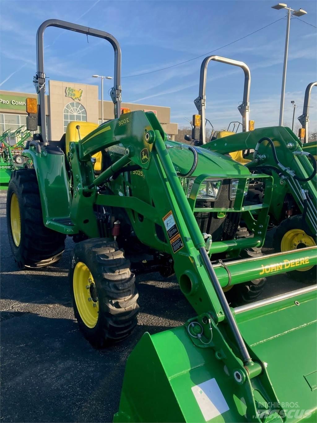 John Deere 3025E Taajamatraktorit