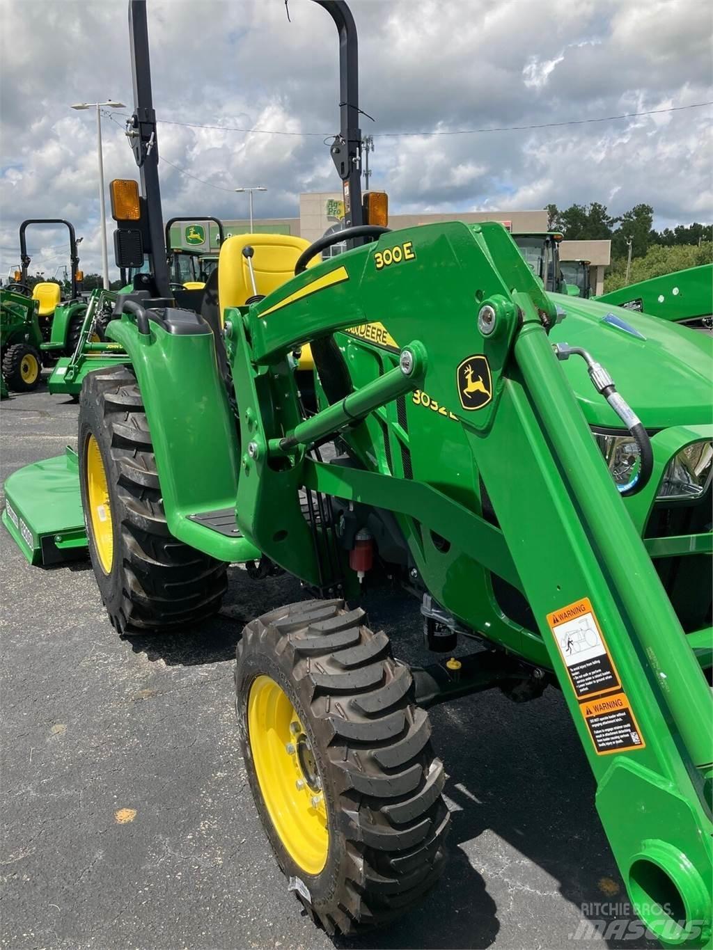 John Deere 3032E Taajamatraktorit