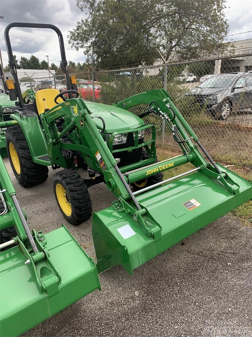 John Deere 3032E Taajamatraktorit