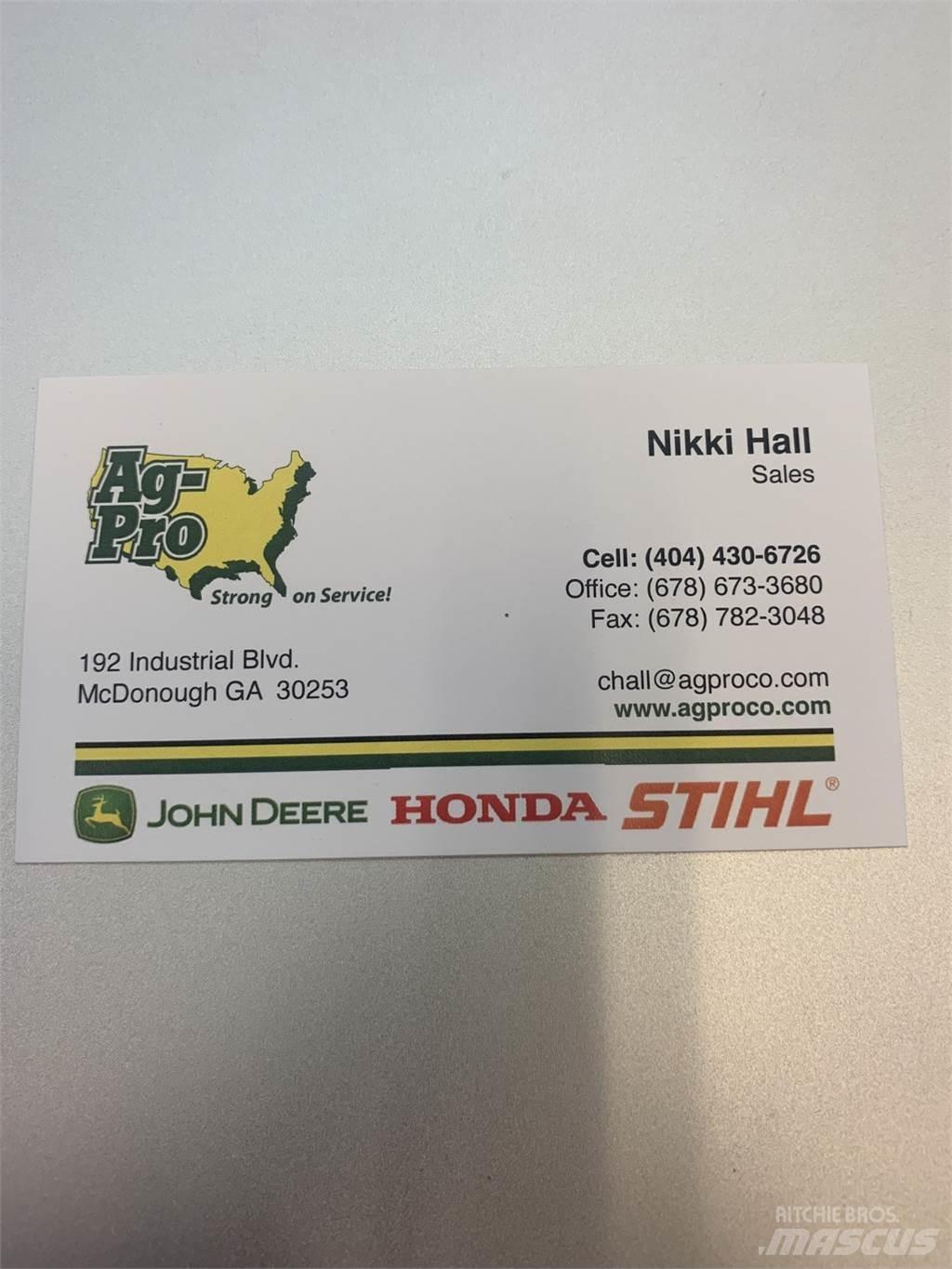 John Deere 3032E Taajamatraktorit