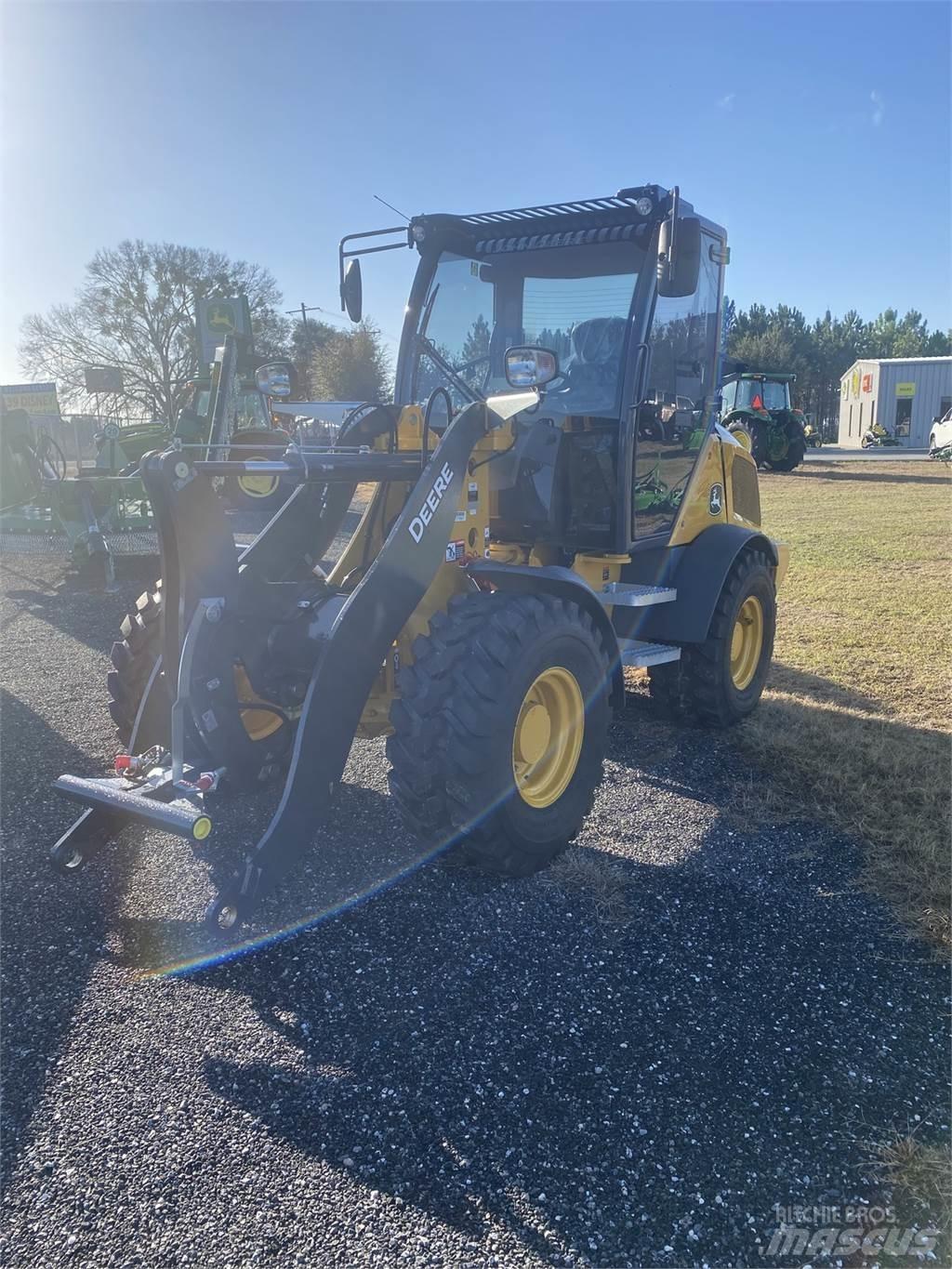 John Deere 304 G Pienkuormaajat