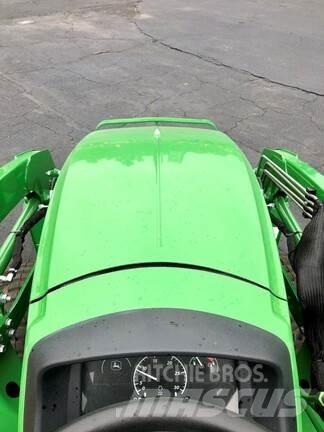 John Deere 3043D Traktorit