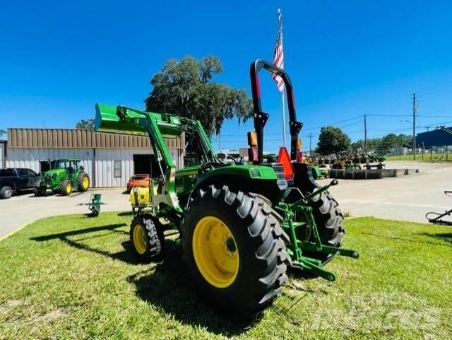 John Deere 4044M Traktorit