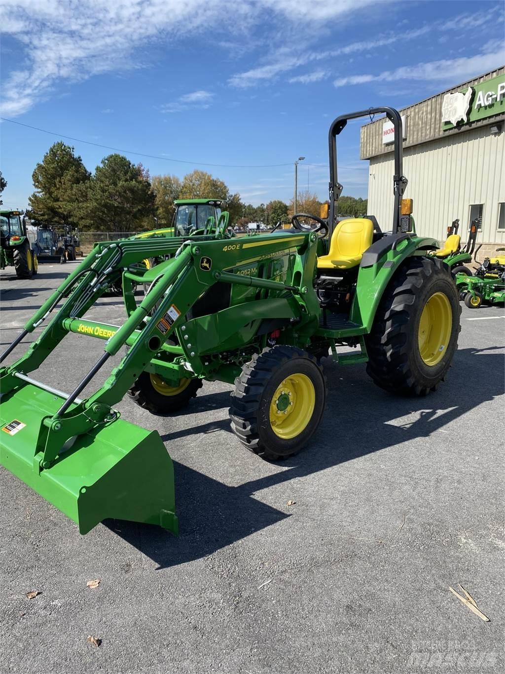 John Deere 4052M Traktorit