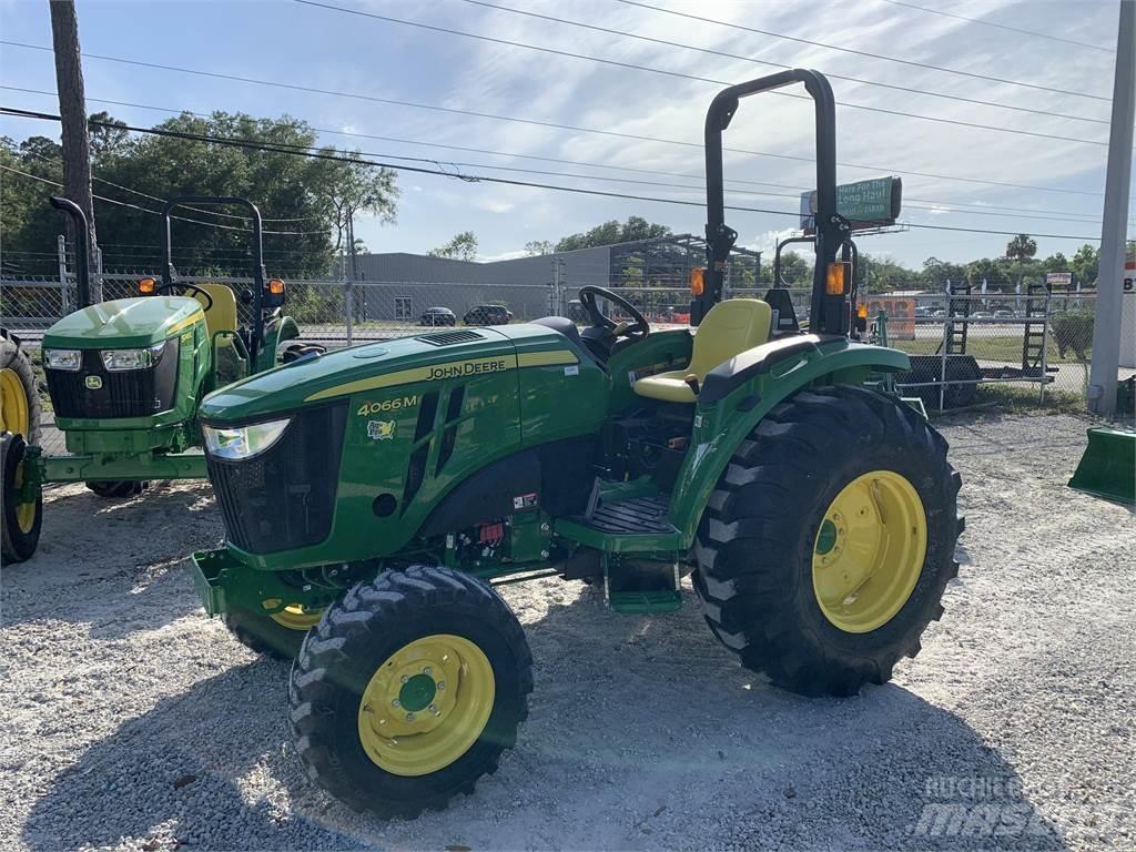 John Deere 4066M Traktorit