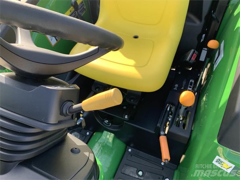 John Deere 4066M Traktorit