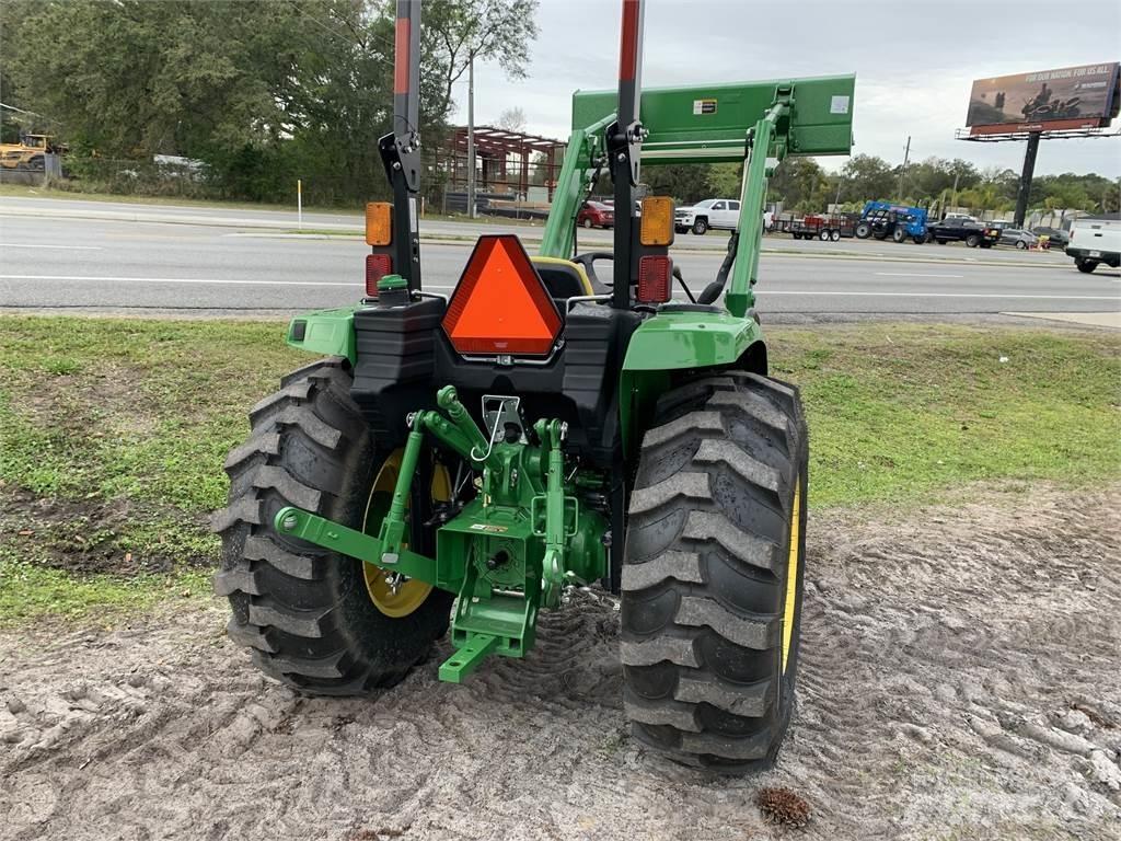 John Deere 4066M Traktorit