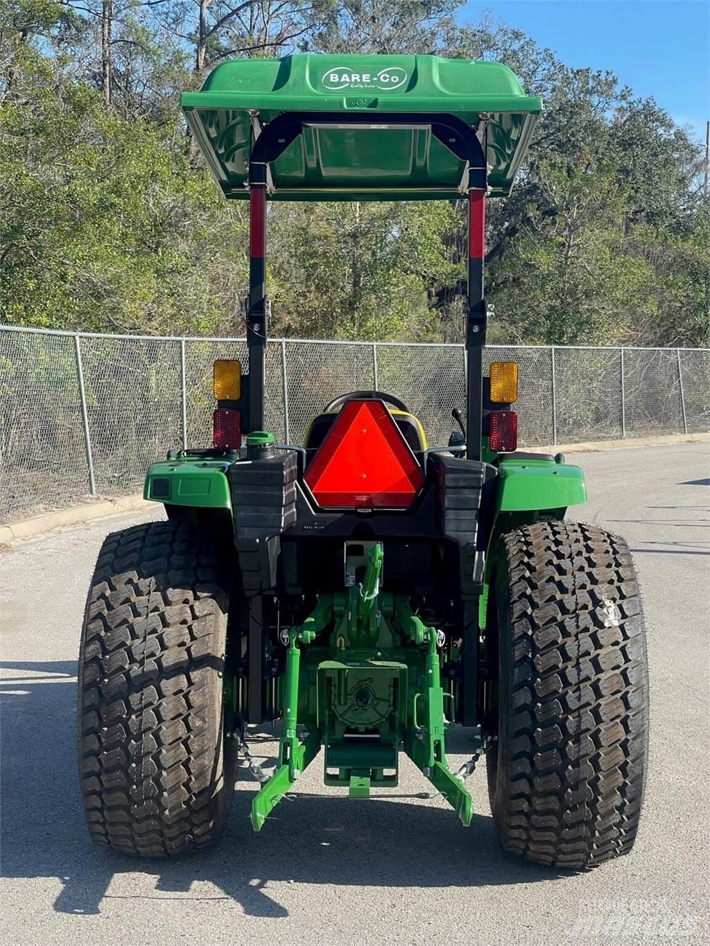 John Deere 4066M Traktorit