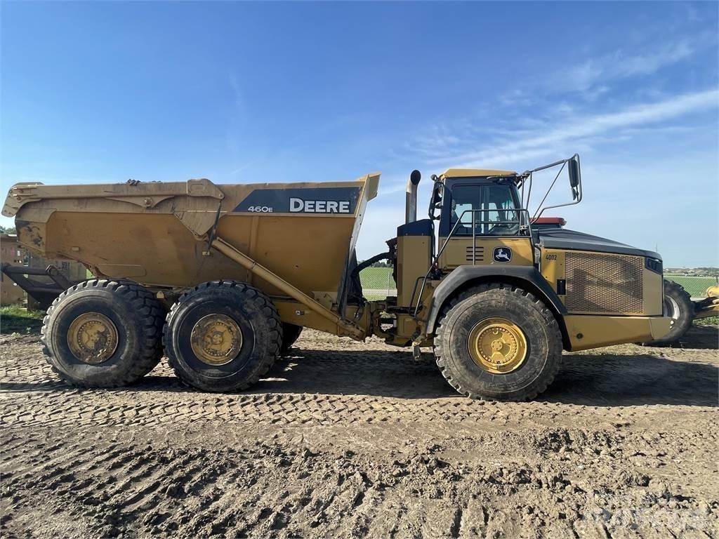 John Deere 460E Dumpperit