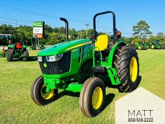 John Deere 5045E Traktorit