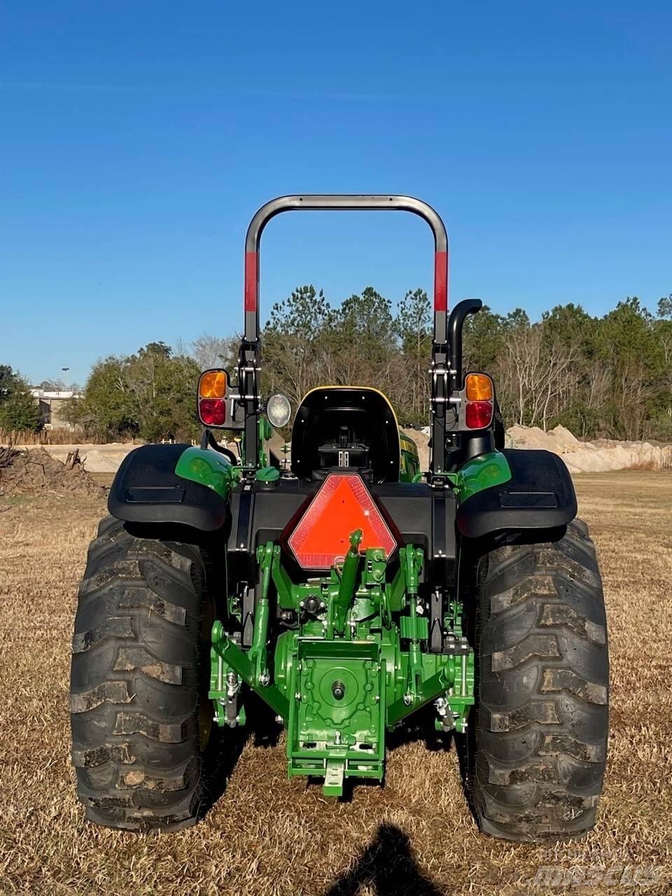 John Deere 5045E Traktorit