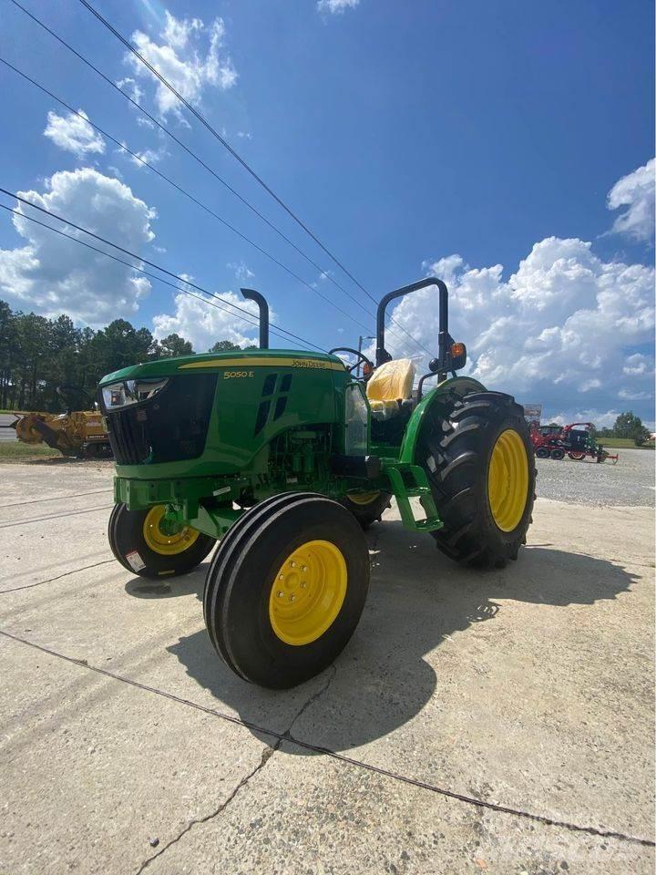 John Deere 5050E Traktorit