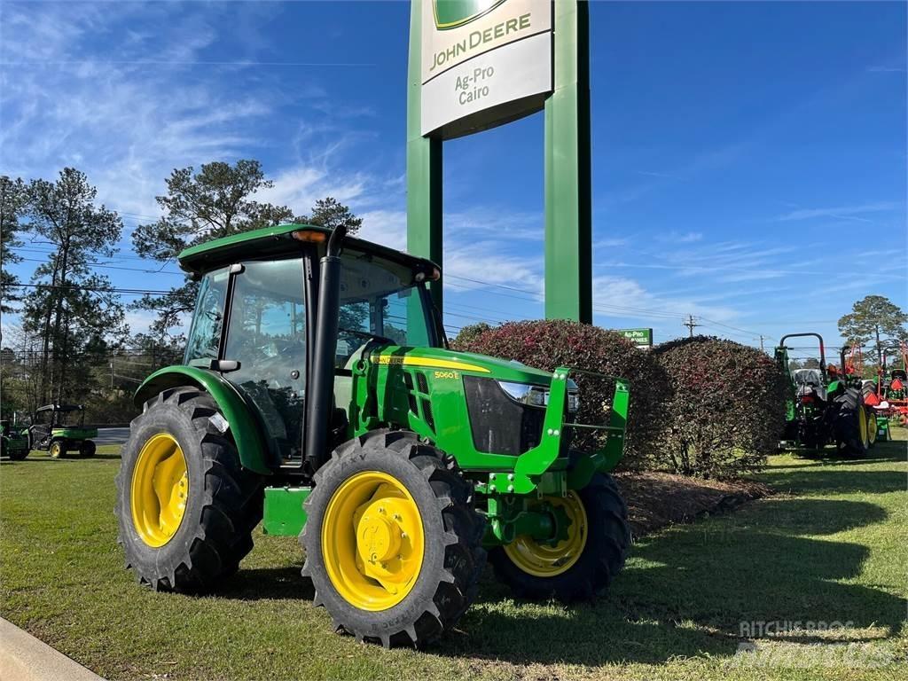 John Deere 5060E Traktorit