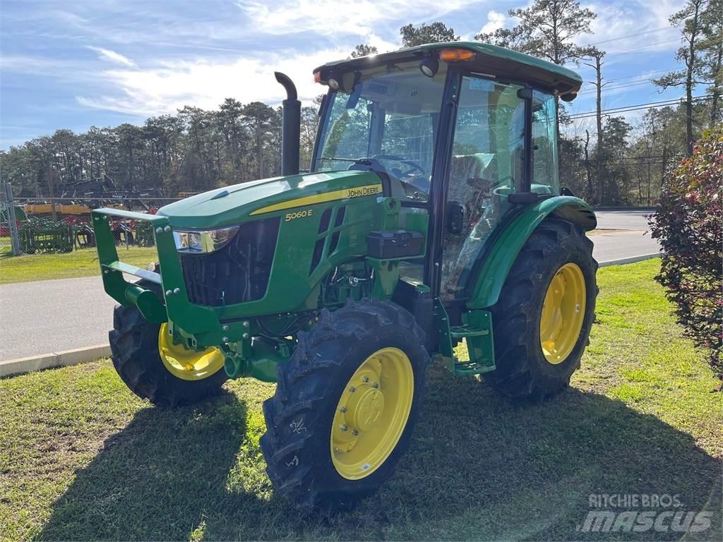 John Deere 5060E Traktorit
