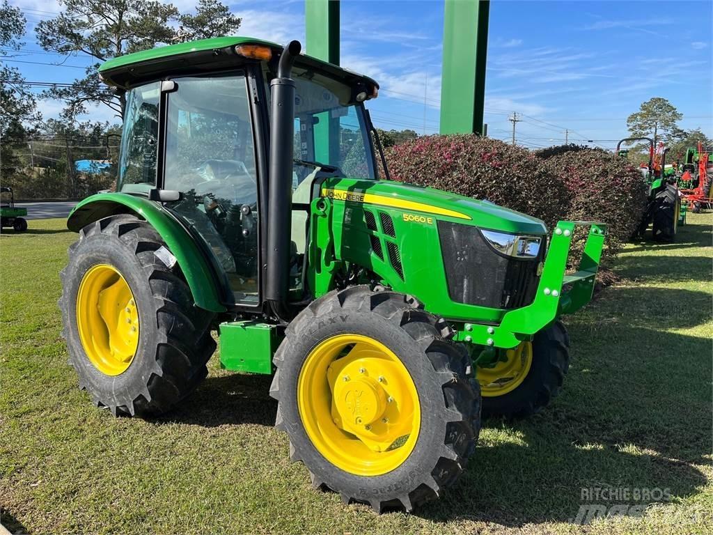 John Deere 5060E Traktorit