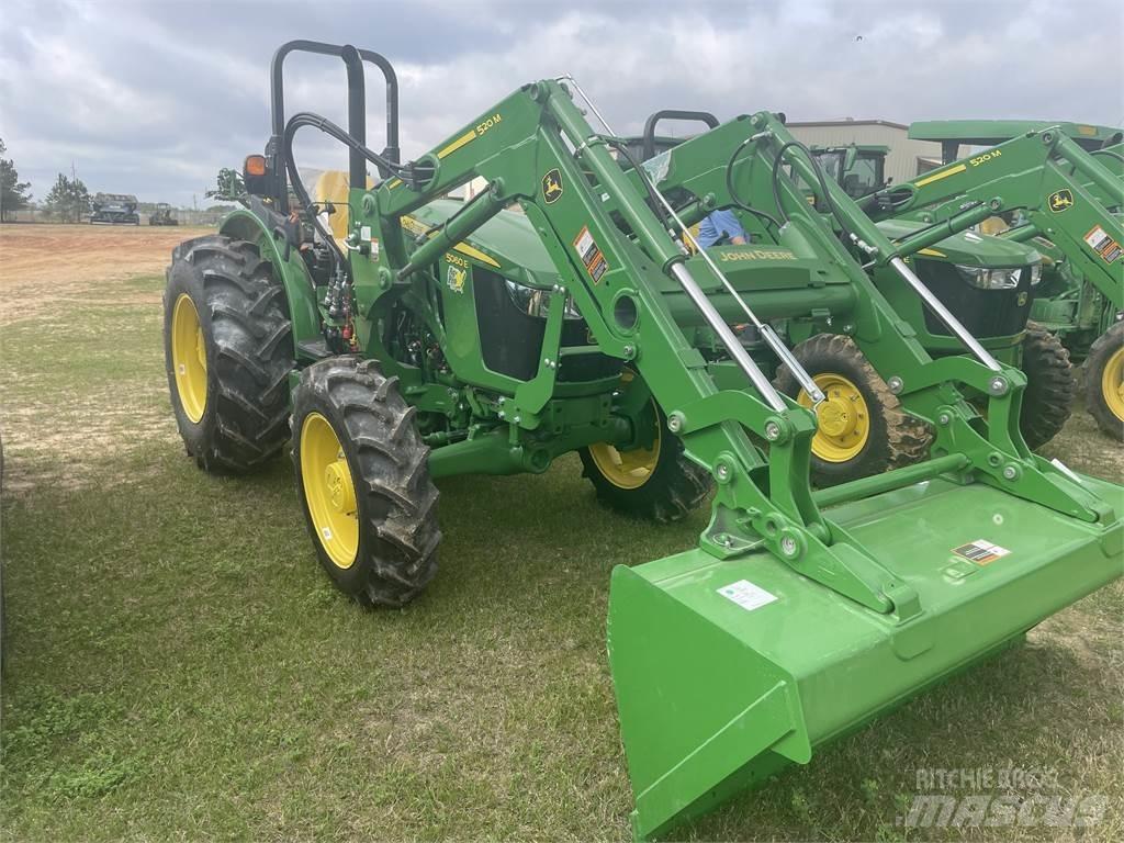 John Deere 5060E Traktorit