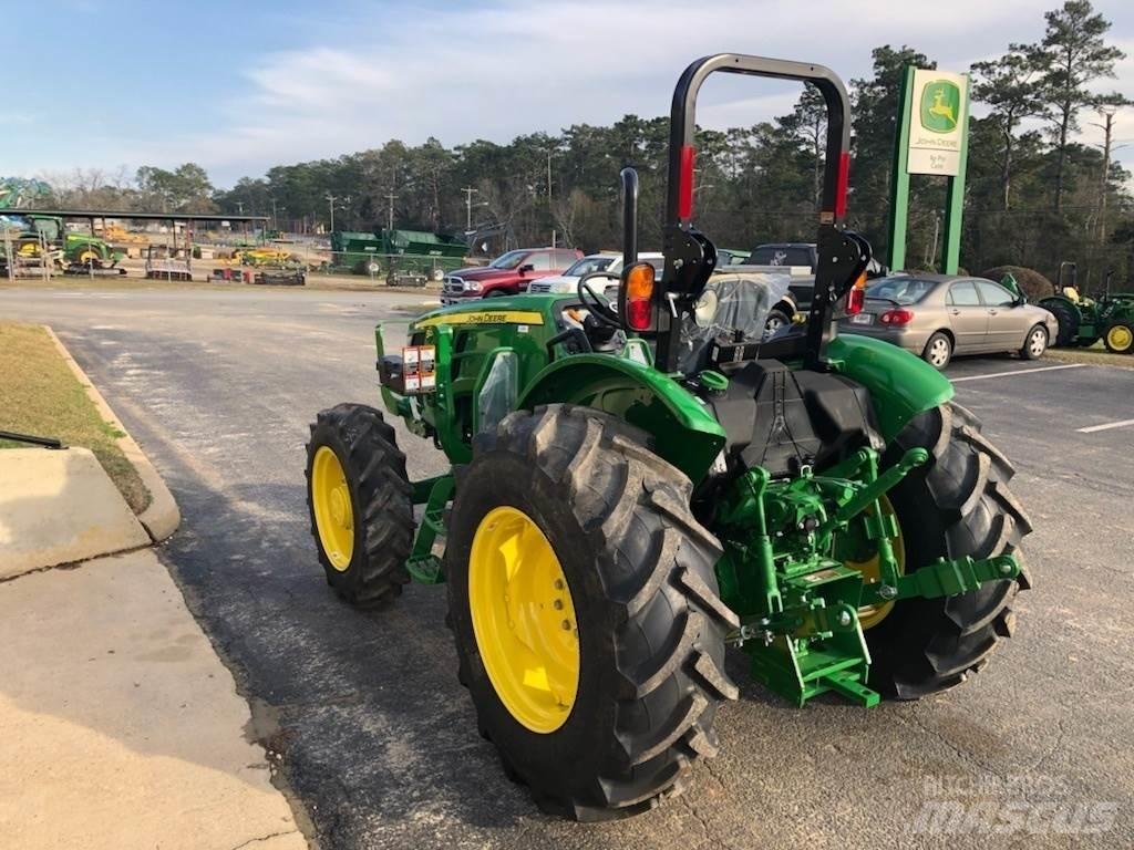 John Deere 5067E Traktorit
