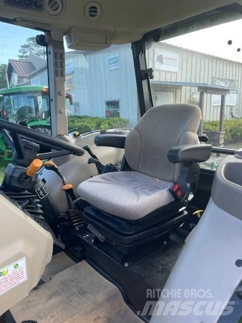 John Deere 5067E Traktorit