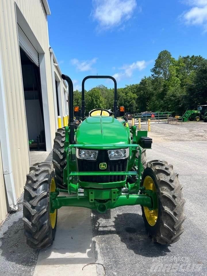 John Deere 5067E Traktorit