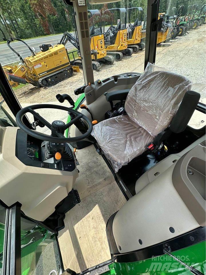 John Deere 5067E Traktorit
