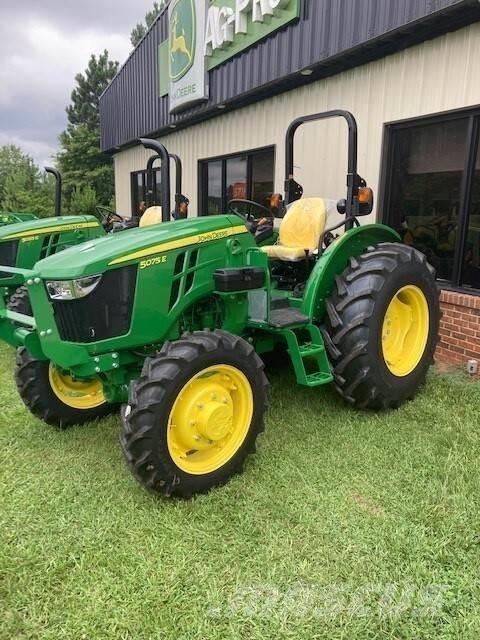 John Deere 5075E Traktorit