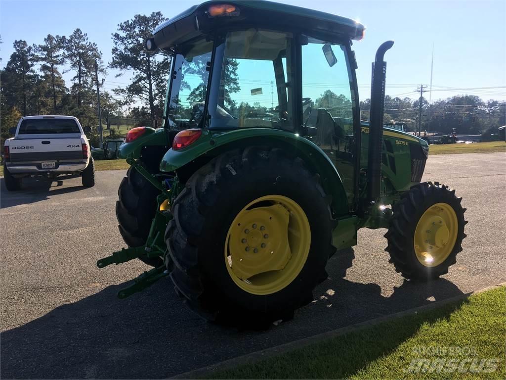 John Deere 5075E Traktorit