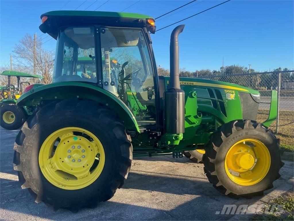 John Deere 5075E Traktorit