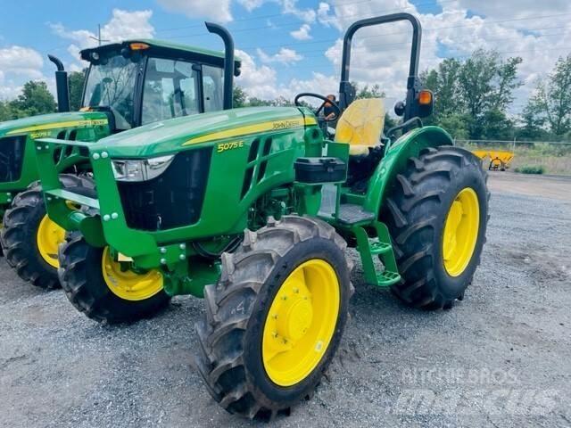 John Deere 5075E Traktorit