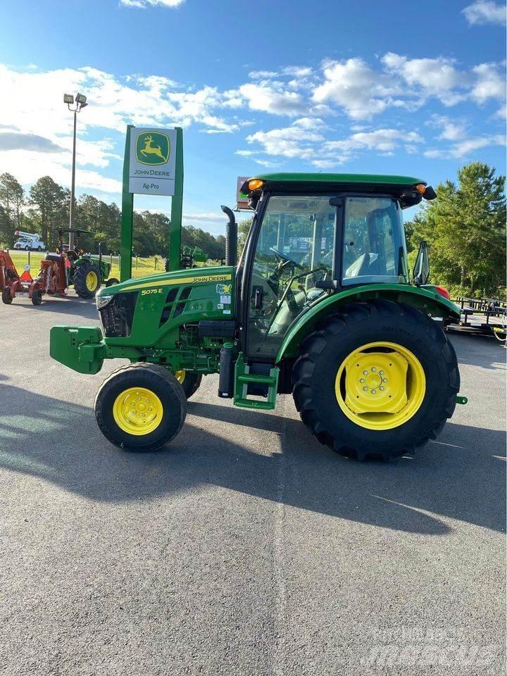 John Deere 5075E Traktorit