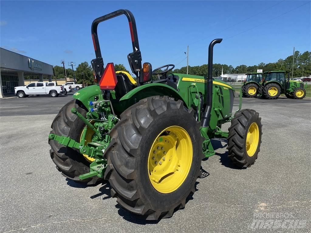 John Deere 5090E Traktorit
