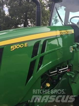 John Deere 5100E Traktorit