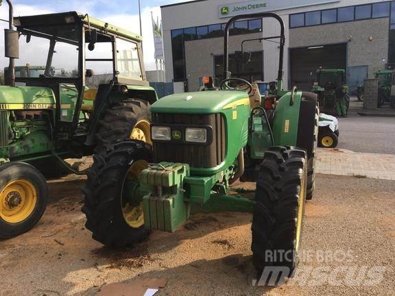 John Deere 5515 Traktorit