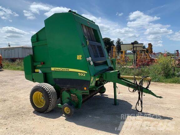John Deere 592 Pyöröpaalaimet