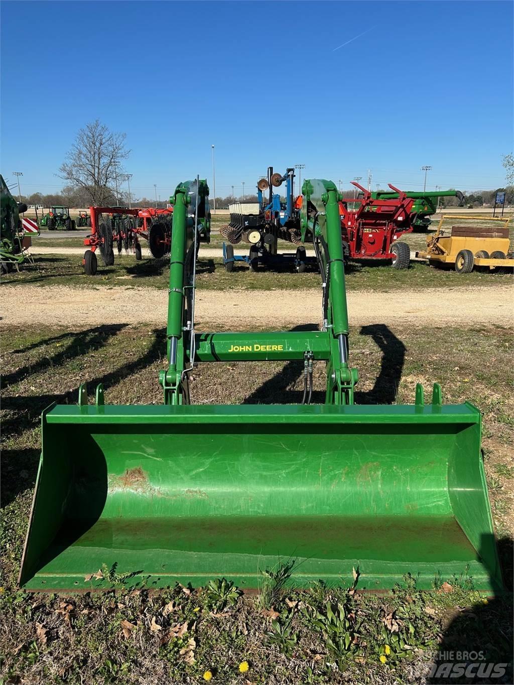 John Deere 600R Traktorit